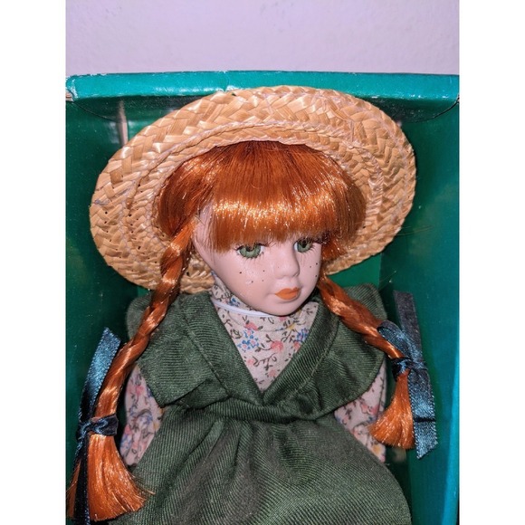 Anne of Green Gables Porcelain Doll Collector Edition Straw Hat Red Hair 7in NIB - Picture 3 of 5